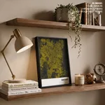 Strip below poster yellow map of Santiago